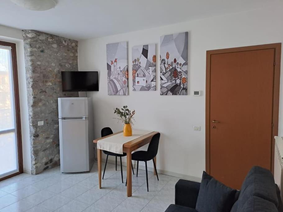 Appartamento Anna Lungo Fiume - Lago Maggiore Sesto Calende Exterior photo